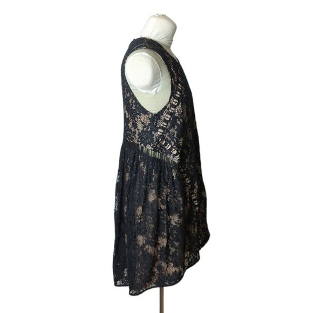 The Jetset Diaries Sleeveless Lace Dress - Picture 2 of 4